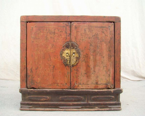红描金二门座箱|box