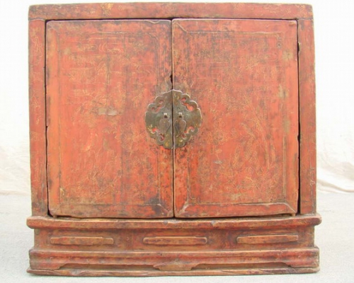 红描金二门座箱|box