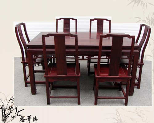 餐桌