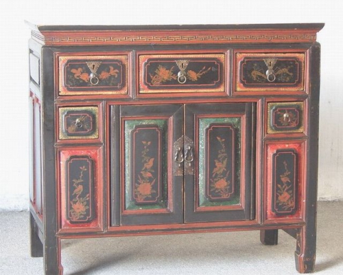 黑描金五抽二门柜|Small black cabinet with tracing a design in gold