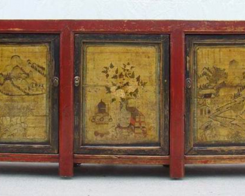 描彩三抽三门柜|Color-painted low cabinet