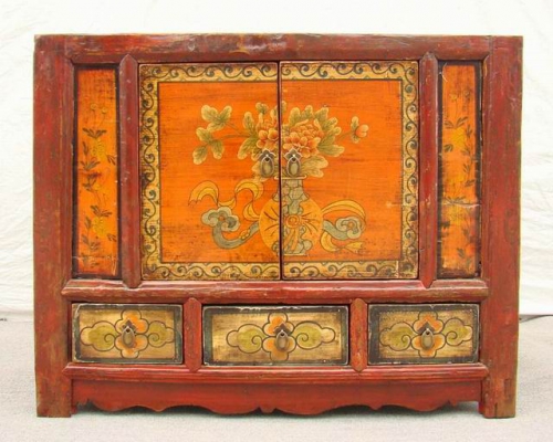 描彩三抽二门柜|painted cabinet