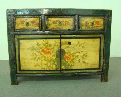 描彩三抽二门柜|painted cabinet