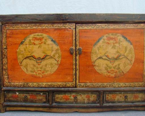 描彩三抽二门柜|painted cabinet
