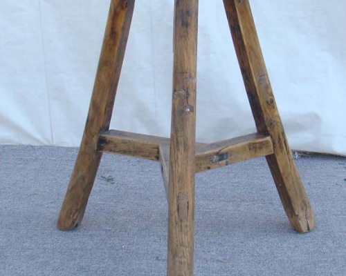 三足圆凳|Three-leg & round stool
