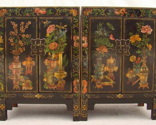 黑描彩小柜|Black color depiction of the small chest