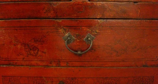 红描彩三抽桌|red depicting a color table with three drawers