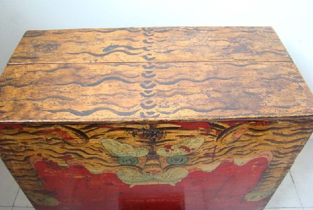 虎头座箱|seat trunk of tiger painting