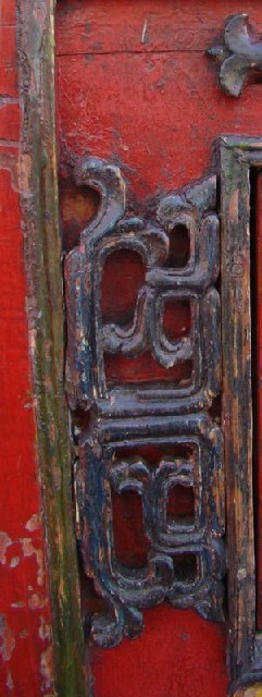 红描彩三抽二门柜|red depicting a color chest with two gates and three drawers