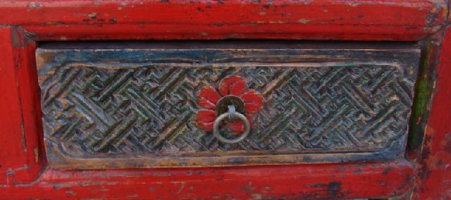 红描彩三抽二门柜|red depicting a color chest with two gates and three drawers