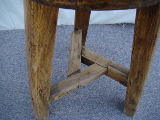 三足圆凳|Three-leg & round stool