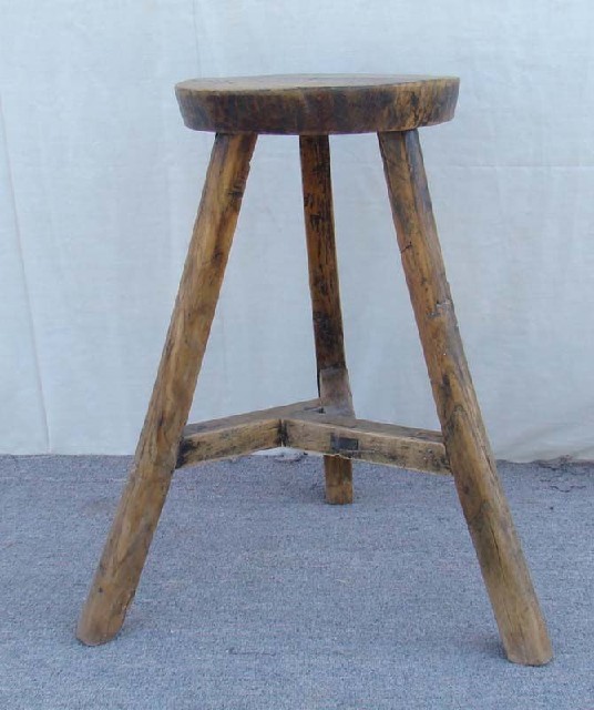 三足圆凳|Three-leg & round stool