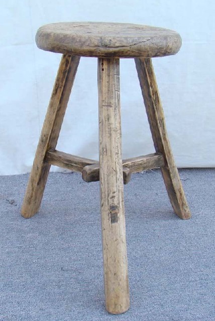 三足圆凳|Three-leg & round stool
