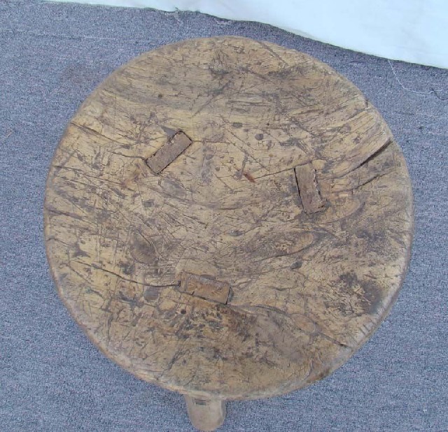 三足圆凳|Three-leg & round stool