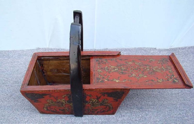红描金提盒|red depicting a color handle box