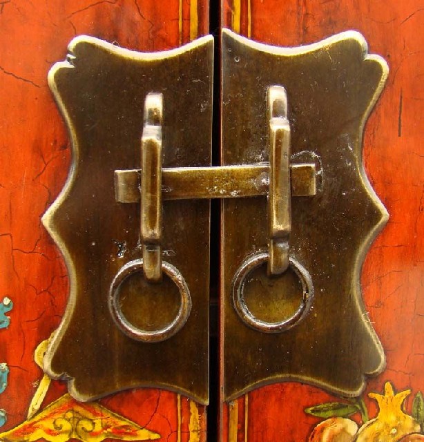 红描彩二门柜工厂|red depicting a color chest with two gates