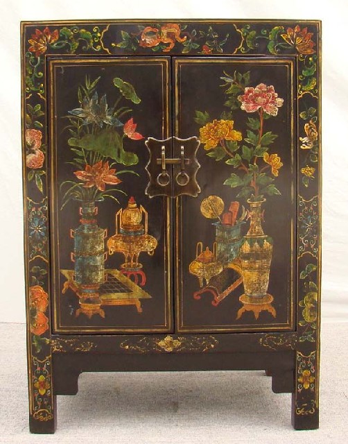 黑描彩小柜|Black color depiction of the small chest