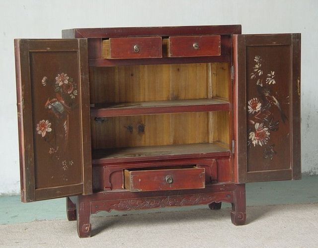 二门描金小柜|Red &gilt small cabinet