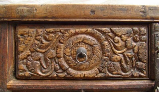 二抽雕花桌|Coffer w/3 drawers