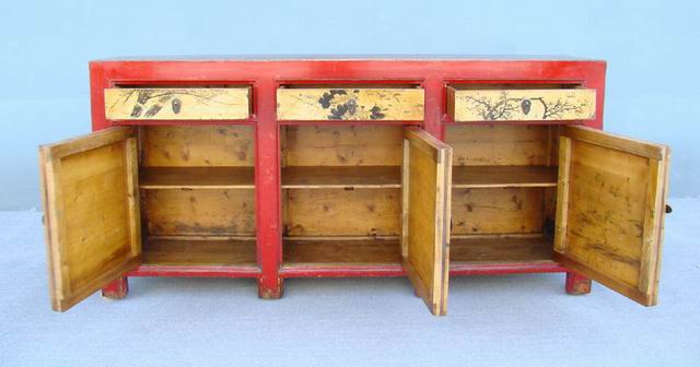 描彩三抽三门柜|painted cabinet