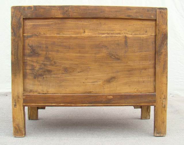 描彩二门柜painted chest