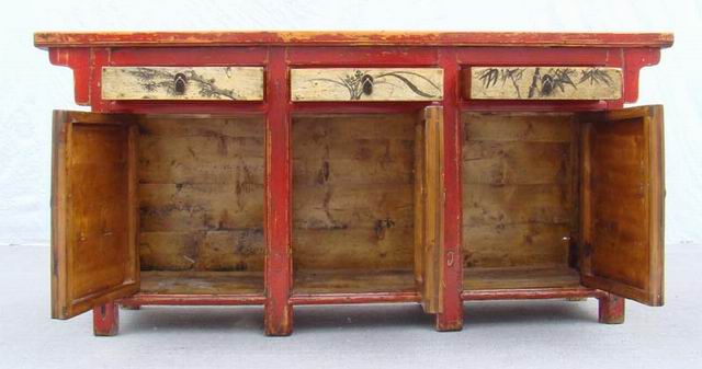 描彩三抽三门柜|painted cabinet