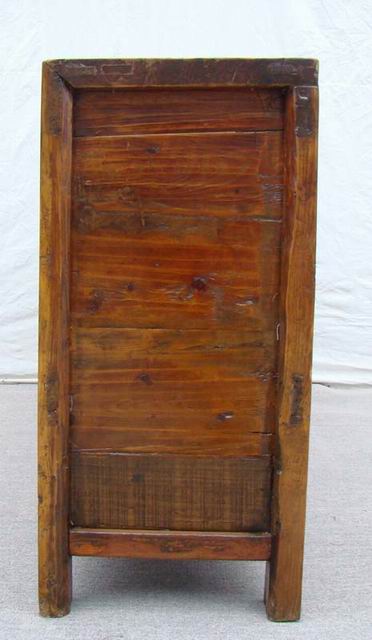 描彩三抽三门柜|Color-painted low cabinet