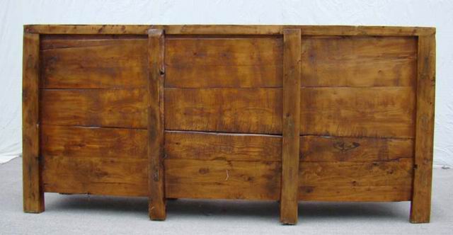 描彩三抽三门柜|Color-painted low cabinet