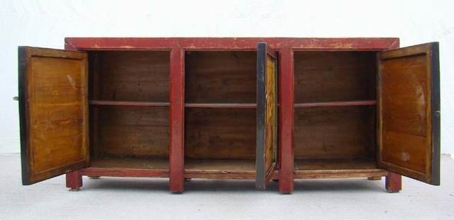 描彩三抽三门柜|Color-painted low cabinet