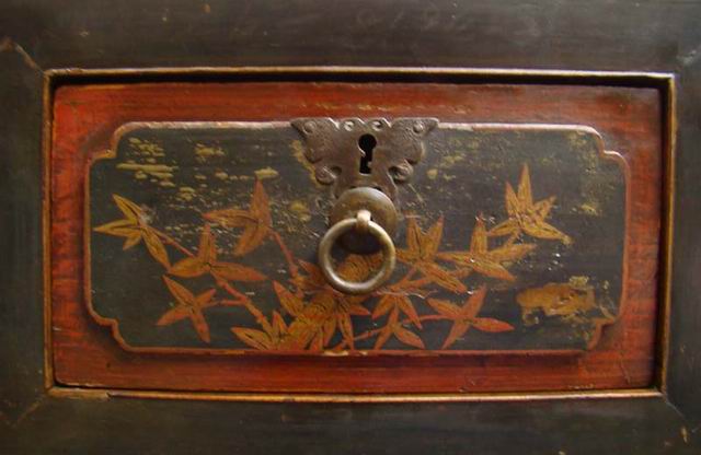 描彩三抽二门柜工厂|painted cabinet
