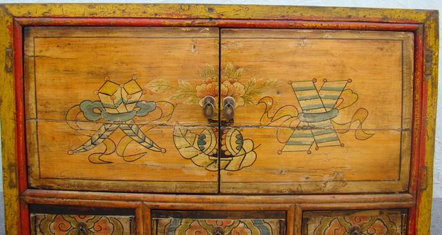 描彩三抽二门柜|painted cabinet