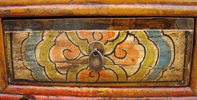描彩三抽二门柜|painted cabinet