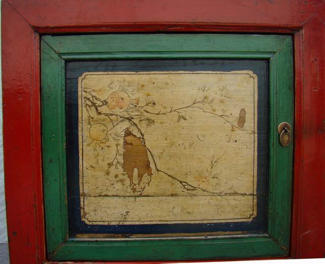 描彩三抽三门柜|Color-painted low cabinet