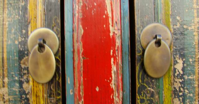 三门描彩柜|Color-painted low cabinet