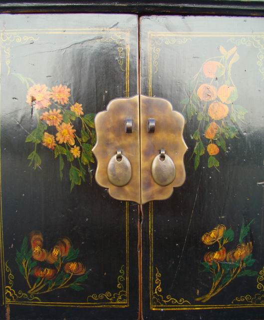 黑三抽二门五彩柜|Color-painted low cabinet