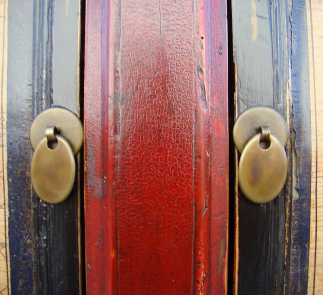 三抽三门描彩柜|Color-painted low cabinet