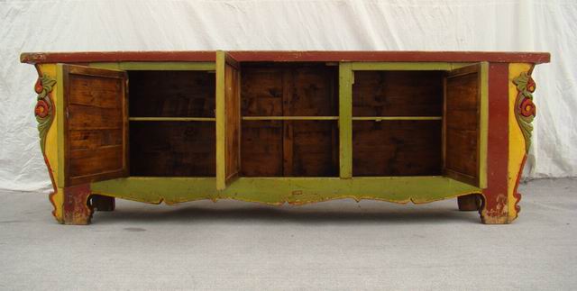 高碑店三门描彩柜|Color-painted low cabinet