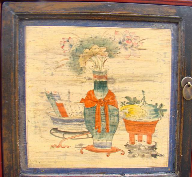 红三门描彩柜|Color-painted low cabinet