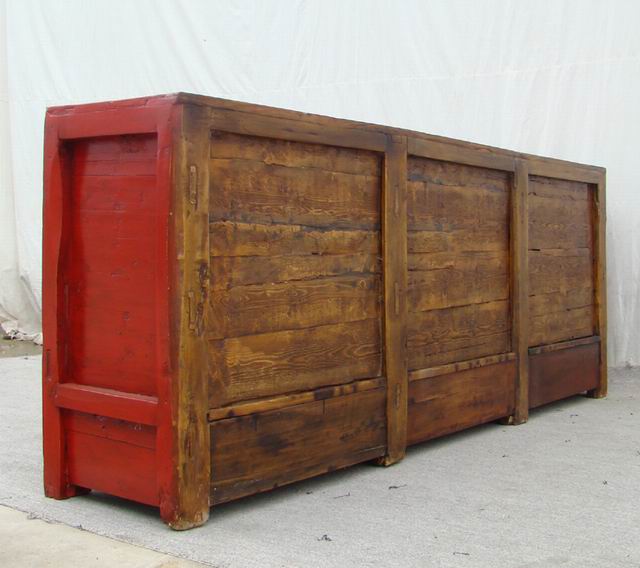 描彩三抽三门柜|Color-painted low cabinet
